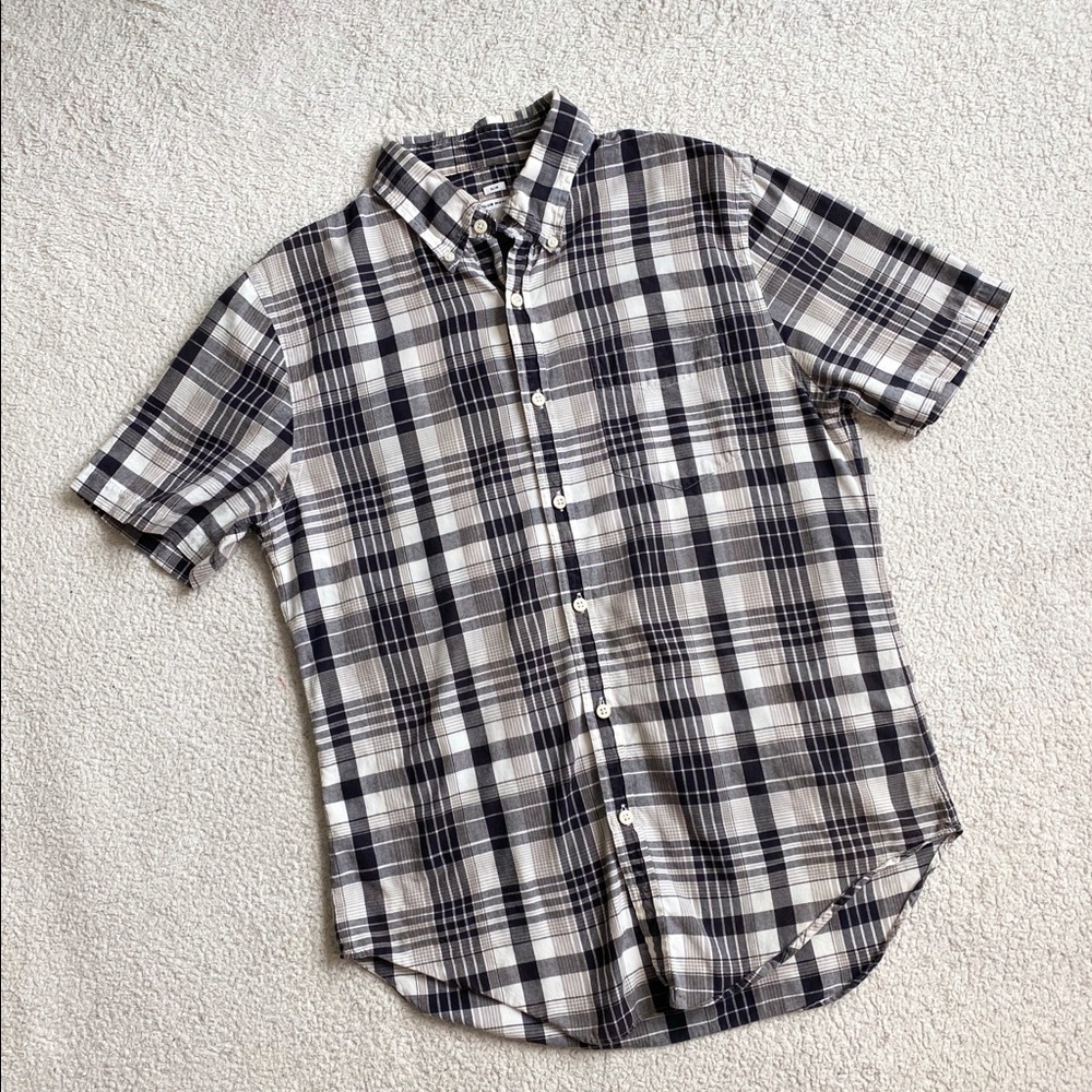 Club Monaco ShortSleeve Black Plaid Button Shirt